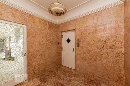 Apartamento à venda com 420m², 4 quartos e 2 vagas Apartamento à venda com 420m², 4 quartos e 2 vagasHall de entrada