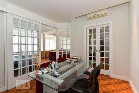 Apartamento à venda com 420m², 4 quartos e 2 vagas Apartamento à venda com 420m², 4 quartos e 2 vagasEscritório