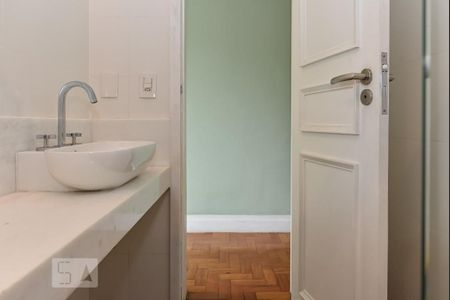 Apartamento à venda com 420m², 4 quartos e 2 vagas Apartamento à venda com 420m², 4 quartos e 2 vagasBanheiro da Suíte 3