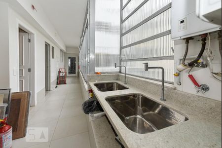 Apartamento à venda com 420m², 4 quartos e 2 vagas Apartamento à venda com 420m², 4 quartos e 2 vagasÁrea de Serviço