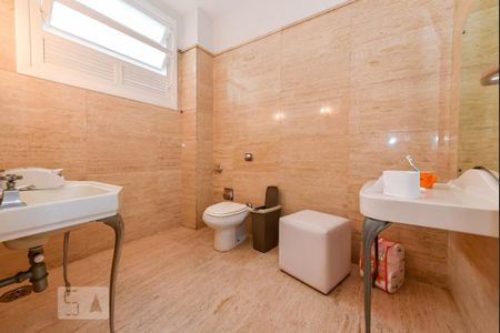 Apartamento à venda com 420m², 4 quartos e 2 vagas Apartamento à venda com 420m², 4 quartos e 2 vagasLavabo