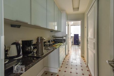 Apartamento à venda com 420m², 4 quartos e 2 vagas Apartamento à venda com 420m², 4 quartos e 2 vagasCopa