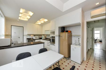 Apartamento à venda com 420m², 4 quartos e 2 vagas Apartamento à venda com 420m², 4 quartos e 2 vagasCozinha