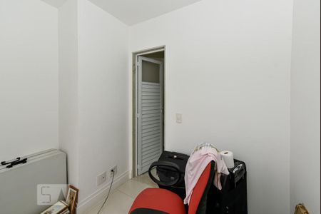 Apartamento à venda com 420m², 4 quartos e 2 vagas Apartamento à venda com 420m², 4 quartos e 2 vagasQuarto de Serviço 1