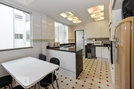 Apartamento à venda com 420m², 4 quartos e 2 vagas Apartamento à venda com 420m², 4 quartos e 2 vagasCozinha