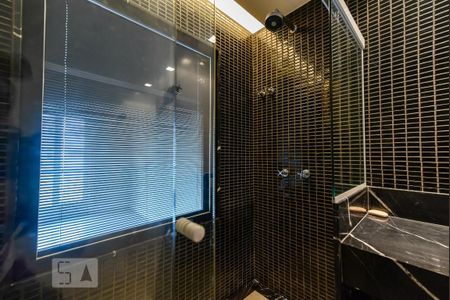 Apartamento à venda com 420m², 4 quartos e 2 vagas Apartamento à venda com 420m², 4 quartos e 2 vagasBanheiro da Suíte 2