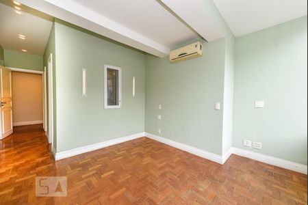 Apartamento à venda com 420m², 4 quartos e 2 vagas Apartamento à venda com 420m², 4 quartos e 2 vagasSuíte 3