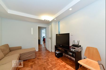 Apartamento à venda com 420m², 4 quartos e 2 vagas Apartamento à venda com 420m², 4 quartos e 2 vagasSala de Vídeo