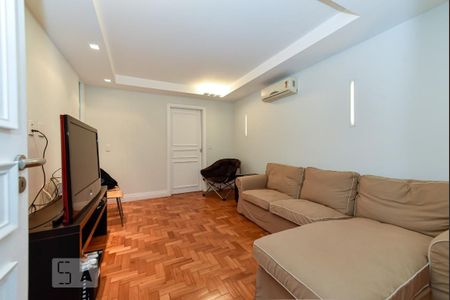 Apartamento à venda com 420m², 4 quartos e 2 vagas Apartamento à venda com 420m², 4 quartos e 2 vagasSala de Vídeo