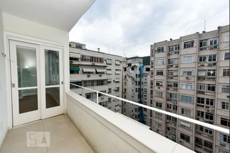 Apartamento à venda com 420m², 4 quartos e 2 vagas Apartamento à venda com 420m², 4 quartos e 2 vagasVaranda da Suíte 2