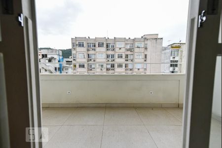 Apartamento à venda com 420m², 4 quartos e 2 vagas Apartamento à venda com 420m², 4 quartos e 2 vagasVaranda da Suíte 2