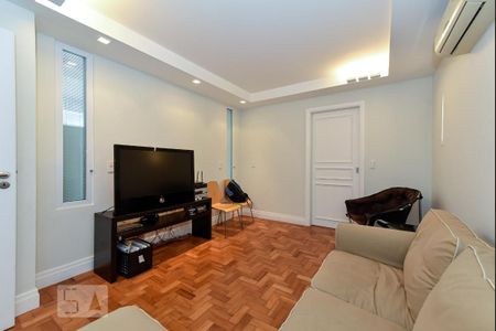 Apartamento à venda com 420m², 4 quartos e 2 vagas Apartamento à venda com 420m², 4 quartos e 2 vagasSala de Vídeo