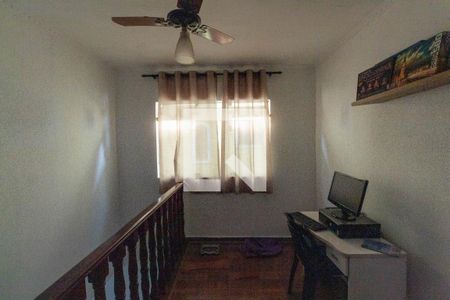 Casa à venda com 170m², 3 quartos e 2 vagas Casa à venda com 170m², 3 quartos e 2 vagasEscritório