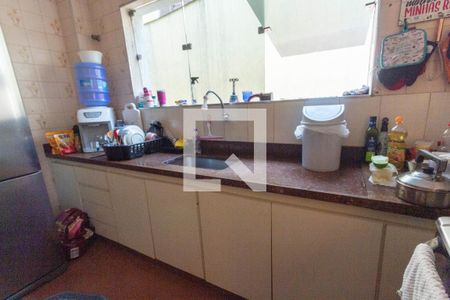 Casa à venda com 170m², 3 quartos e 2 vagas Casa à venda com 170m², 3 quartos e 2 vagasCozinha