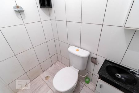 Banheiro de casa para alugar com 1 quarto, 45m² em Lauzane Paulista, São Paulo