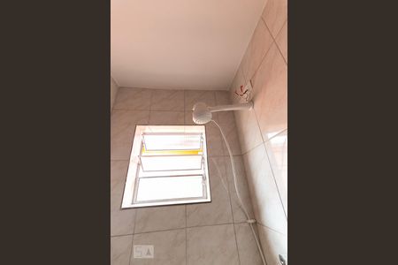Banheiro de casa para alugar com 1 quarto, 36m² em Vila Guarani (z Sul), São Paulo
