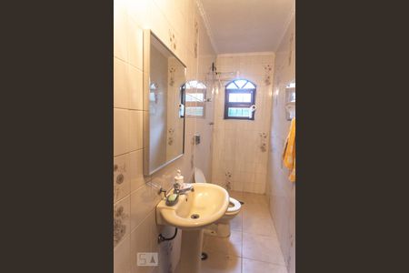 Casa para alugar com 530m², 4 quartos e 8 vagasBanheiro de serviço