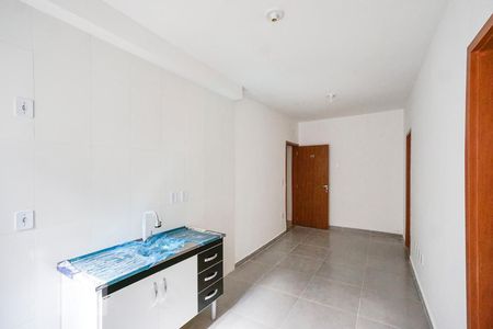 Sala e cozinha de apartamento para alugar com 2 quartos, 40m² em Penha de França, São Paulo
