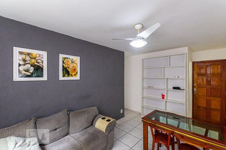 Sala de Apartamento com 3 quartos, 68m² Santa Rosa 