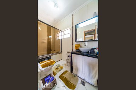 Banheiro  de apartamento à venda com 3 quartos, 100m² em Vila Bastos, Santo André