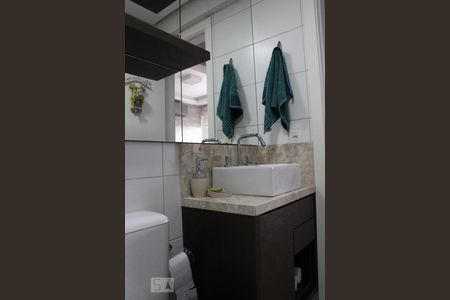 Banheiro de apartamento para alugar com 2 quartos, 57m² em Harmonia, Canoas