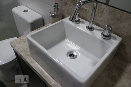 Banheiro de apartamento para alugar com 2 quartos, 57m² em Harmonia, Canoas