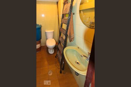 Casa à venda com 200m², 3 quartos e 5 vagasBanheiro de Serviço