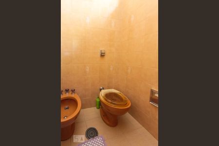 Casa à venda com 200m², 3 quartos e 5 vagasBanheiro da Suite