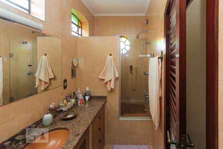 Casa à venda com 200m², 3 quartos e 5 vagasBanheiro da Suite