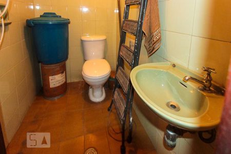 Casa à venda com 200m², 3 quartos e 5 vagasBanheiro de Serviço