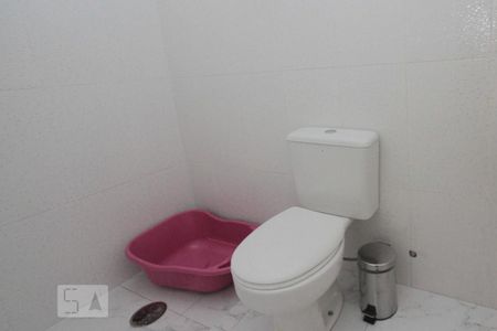 Casa à venda com 200m², 3 quartos e 5 vagasBanheiro da Suite da Aedicula