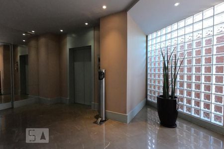 Apartamento à venda com 160m², 1 quarto e 2 vagas Apartamento à venda com 160m², 1 quarto e 2 vagasHall Social