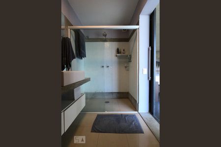 Apartamento à venda com 160m², 1 quarto e 2 vagas Apartamento à venda com 160m², 1 quarto e 2 vagasBanheiro 2 da Suíte