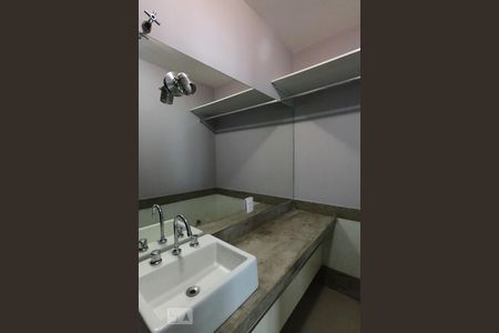 Apartamento à venda com 160m², 1 quarto e 2 vagas Apartamento à venda com 160m², 1 quarto e 2 vagasBanheiro da Suíte