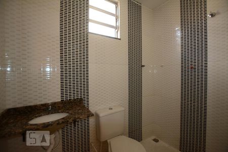 Banheiro Social de apartamento para alugar com 1 quarto, 35m² em Brás de Pina, Rio de Janeiro