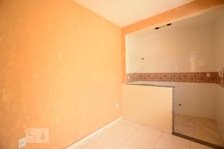 Sala de apartamento para alugar com 1 quarto, 35m² em Brás de Pina, Rio de Janeiro