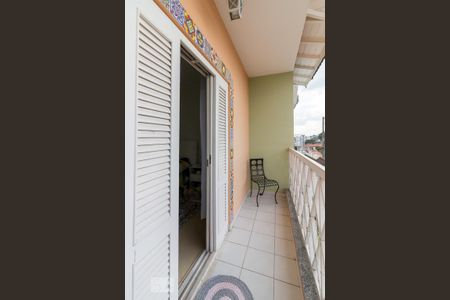 Casa à venda com 183m², 3 quartos e 3 vagasVaranda quarto 2 suíte