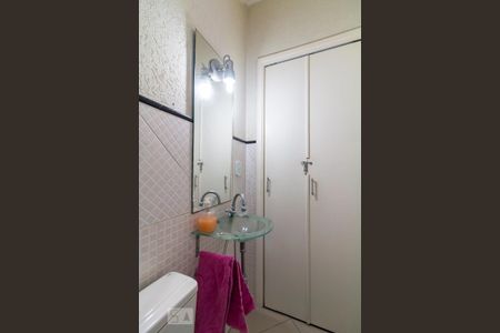 Casa à venda com 183m², 3 quartos e 3 vagasBanheiro