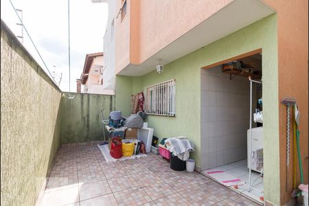 Casa à venda com 183m², 3 quartos e 3 vagasQuintal - fundos