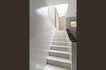 Casa à venda com 150m², 3 quartos e 2 vagasEscada