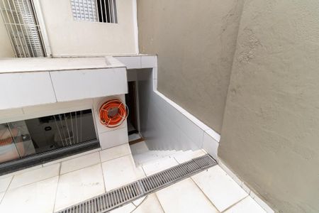 Casa à venda com 150m², 3 quartos e 2 vagasEscada