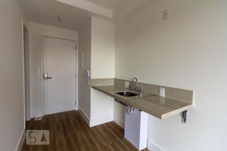 Cozinha de apartamento para alugar com 1 quarto, 25m² em Butantã, São Paulo