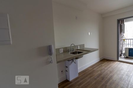 Cozinha de apartamento para alugar com 1 quarto, 25m² em Butantã, São Paulo