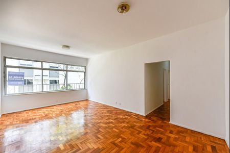 Sala de Apartamento com 4 quartos, 142m² Leblon