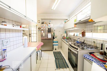 Casa à venda com 400m², 4 quartos e 2 vagasCozinha