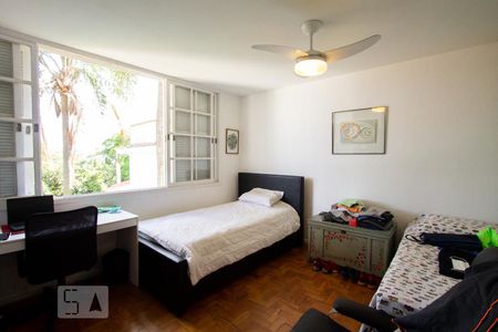 Suíte de casa à venda com 4 quartos, 400m² em Alto da Lapa, São Paulo