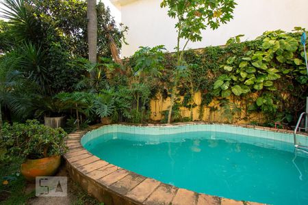 Casa à venda com 400m², 4 quartos e 2 vagasQuintal