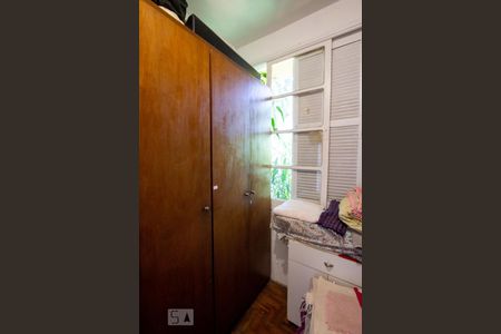 Casa à venda com 400m², 4 quartos e 2 vagasQuarto de Serviço