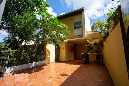 Fachada de casa à venda com 4 quartos, 400m² em Alto da Lapa, São Paulo