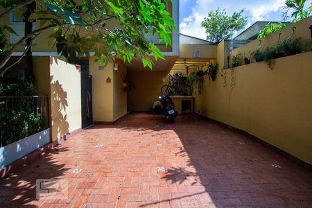 Garagem de casa à venda com 4 quartos, 400m² em Alto da Lapa, São Paulo